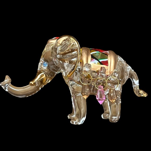 Exquisite Handblown Glass Elephant Figure Gold Details - Picture 4 of 9